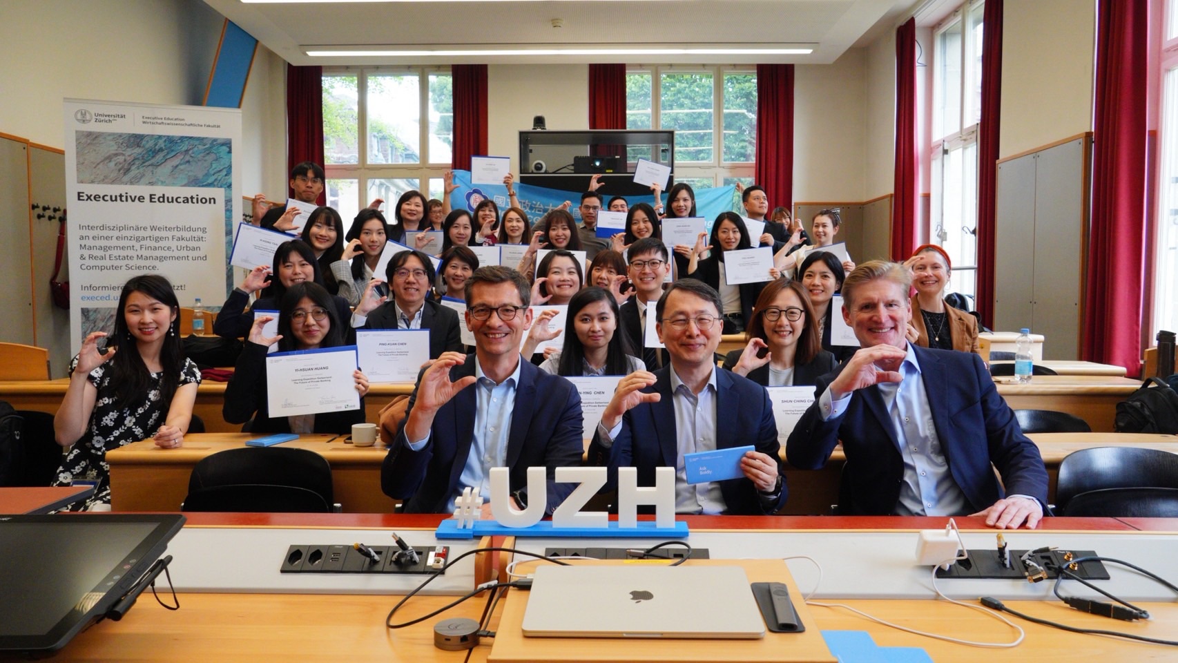 NCCU Students Explore Swiss Private Banking at UZH